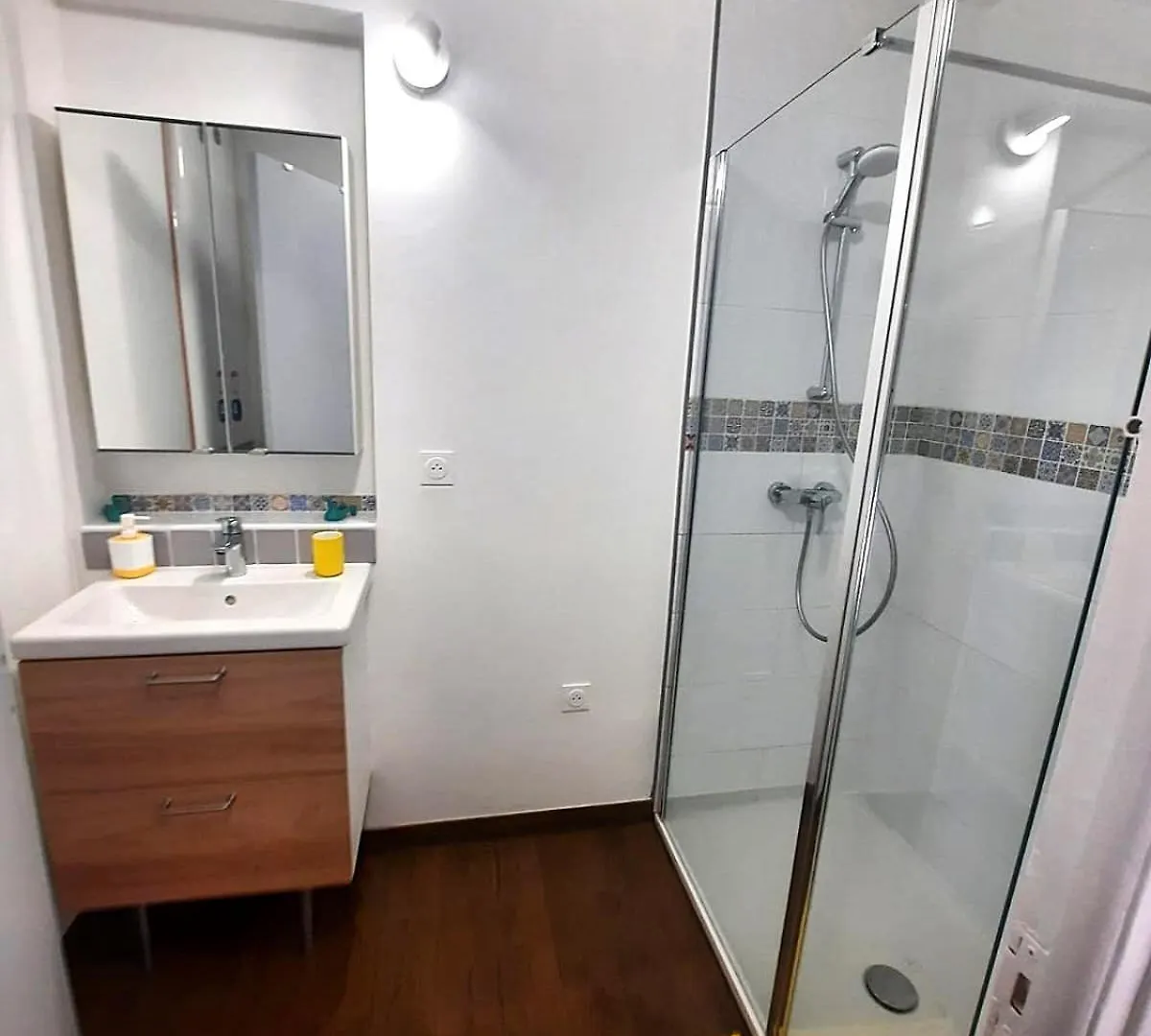 La Chambre 2, Climatisee Ac, Calme, Cuisine Privee 尼斯